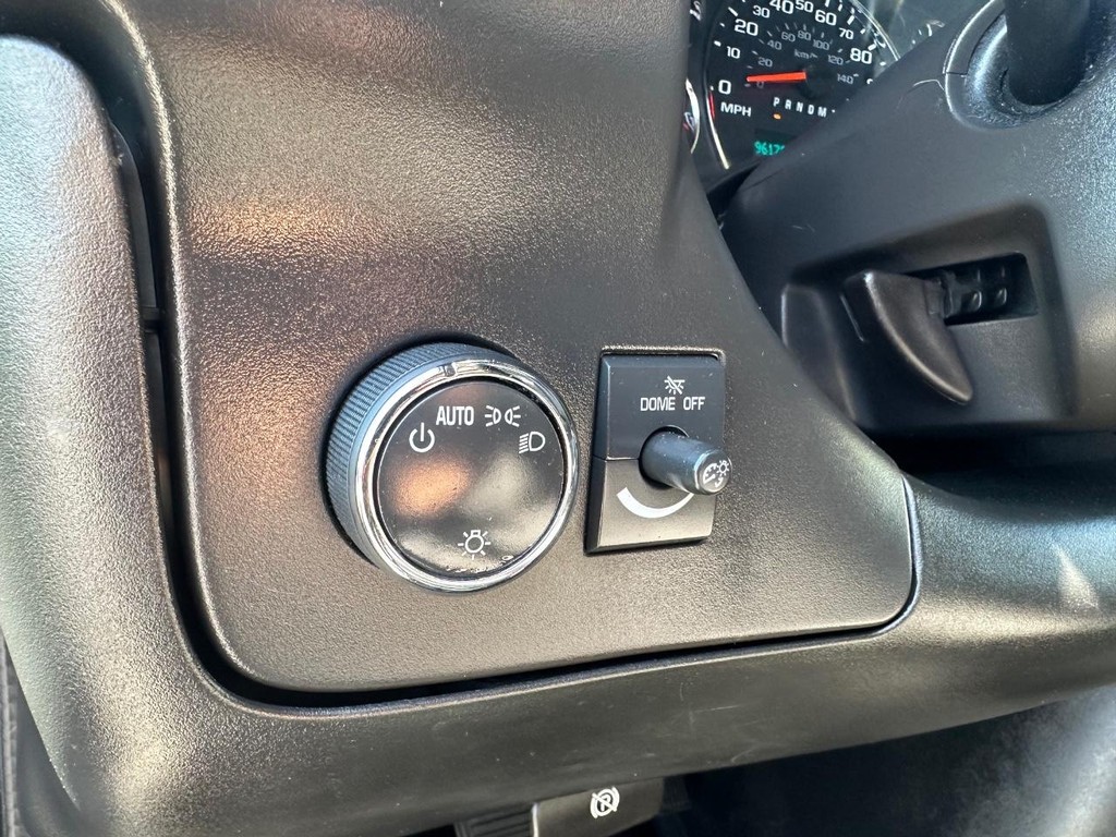 Chevrolet Express 2500 Vehicle Full-screen Gallery Image 36