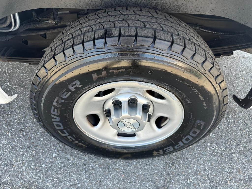 Chevrolet Express 2500 Vehicle Full-screen Gallery Image 44