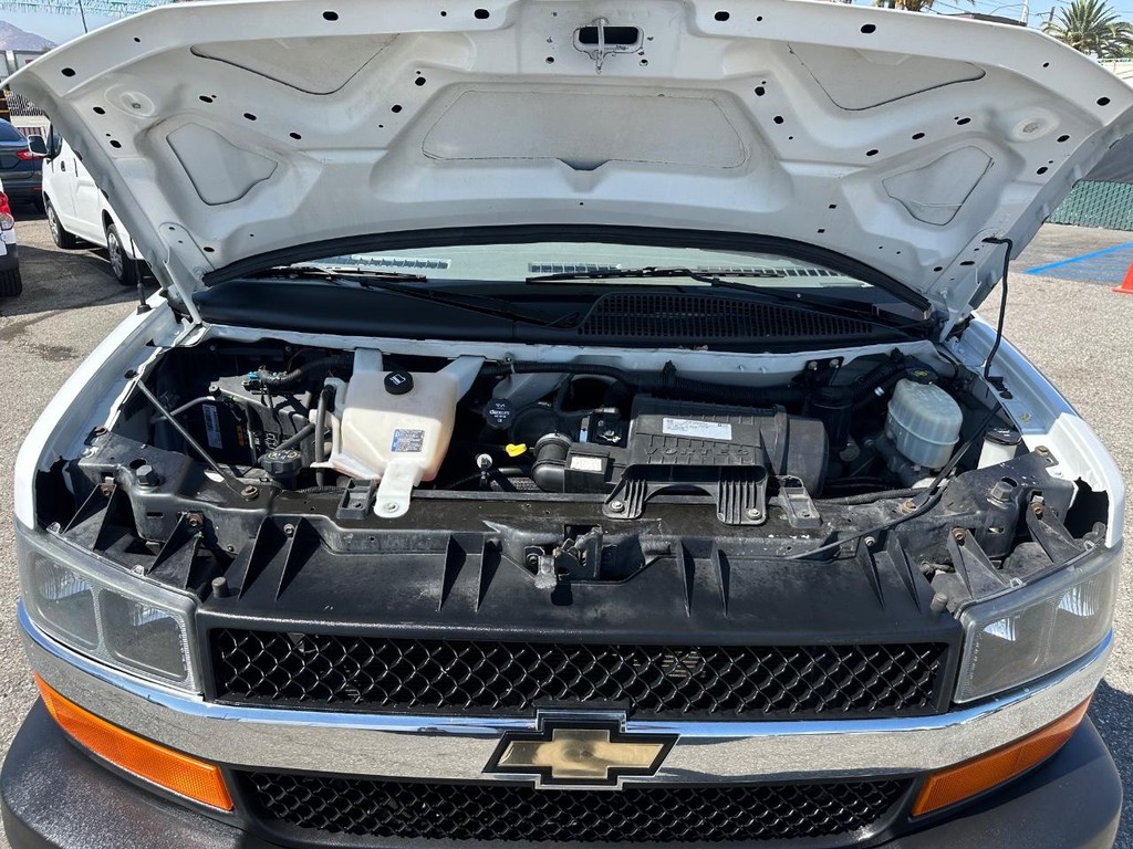 Chevrolet Express 2500 Vehicle Full-screen Gallery Image 45