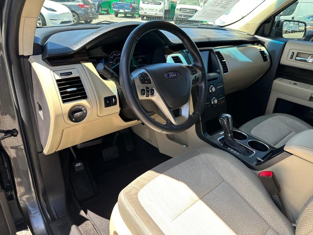 Ford Flex Vehicle Full-screen Gallery Image 16