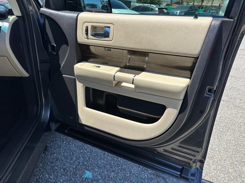 Ford Flex Vehicle Full-screen Gallery Image 19