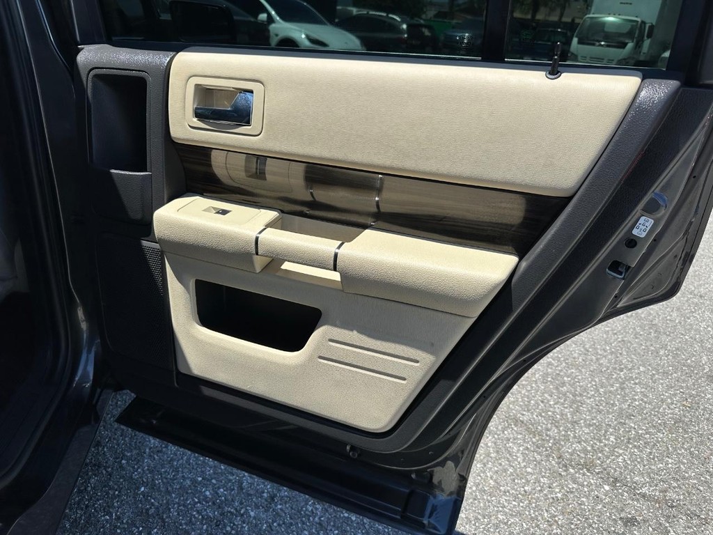 Ford Flex Vehicle Full-screen Gallery Image 29