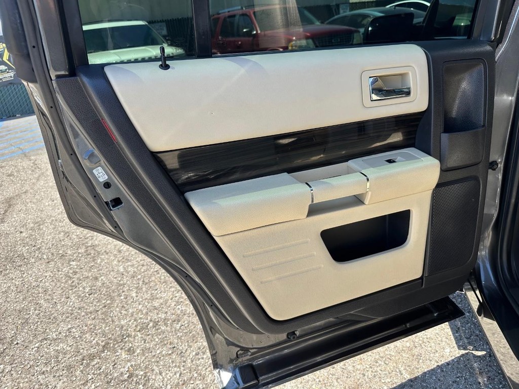 Ford Flex Vehicle Full-screen Gallery Image 31