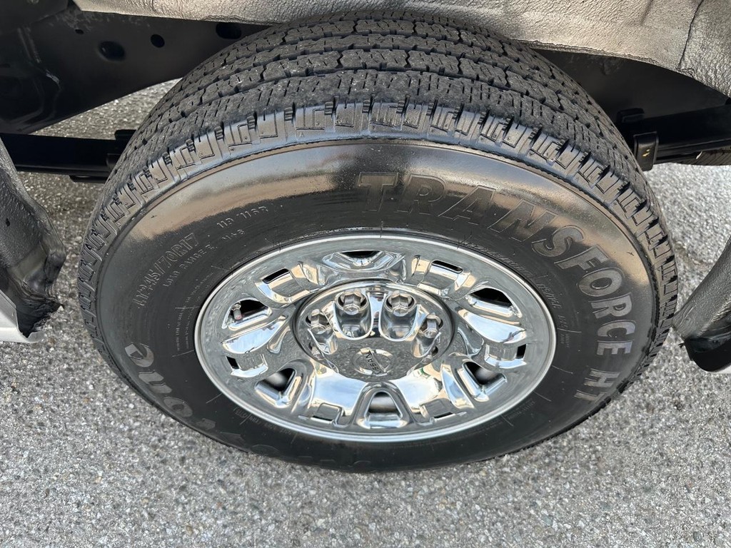 2020 Nissan NV3500 SV Passenger photo 3