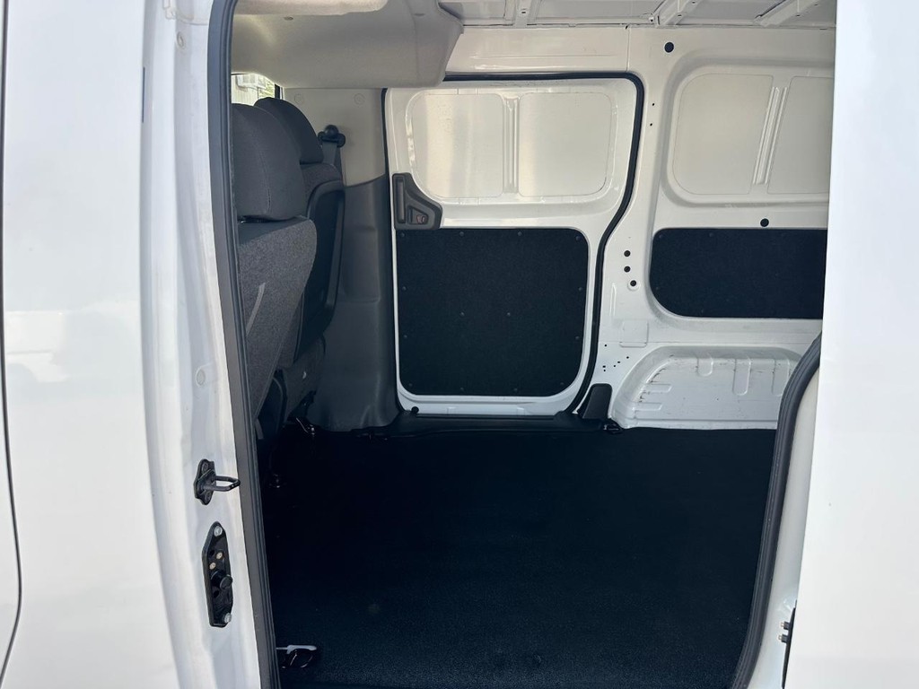 Chevrolet City Express Vehicle Full-screen Gallery Image 21