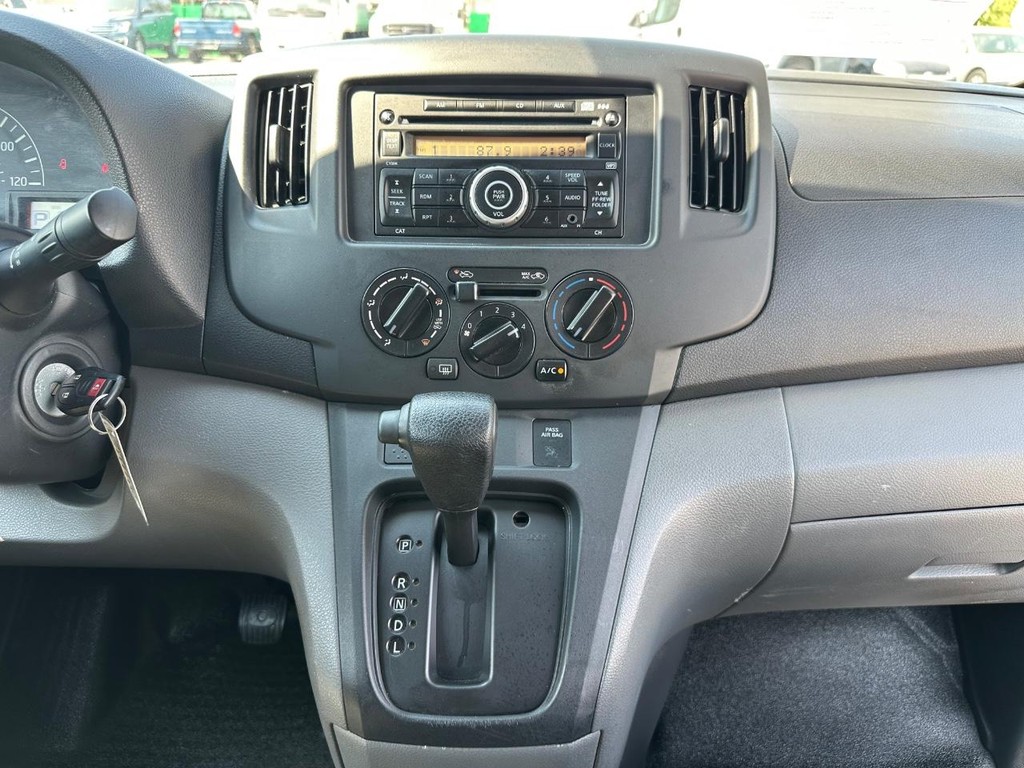 Chevrolet City Express Vehicle Full-screen Gallery Image 32