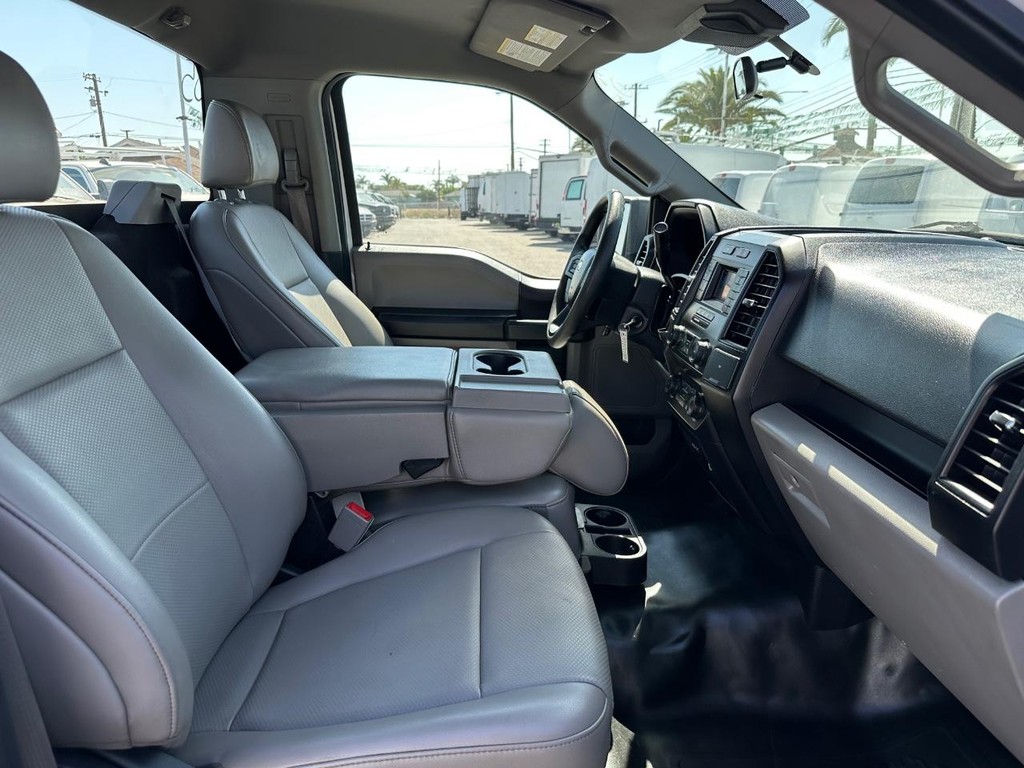 Ford F-150 Vehicle Full-screen Gallery Image 21