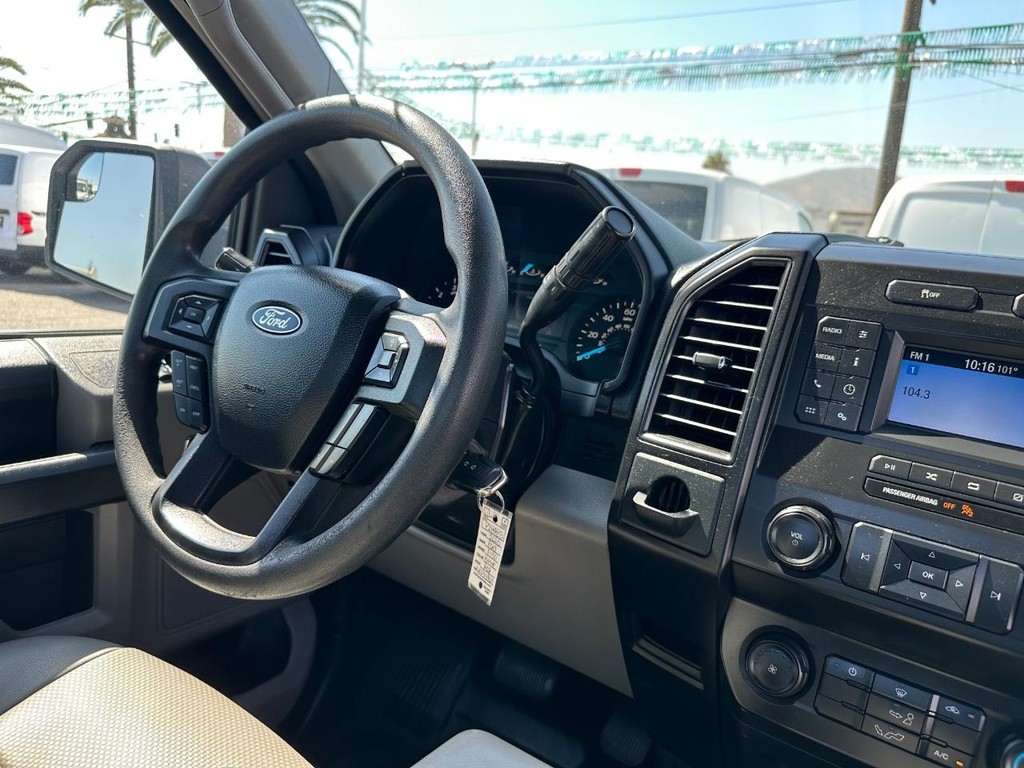 Ford F-150 Vehicle Full-screen Gallery Image 23