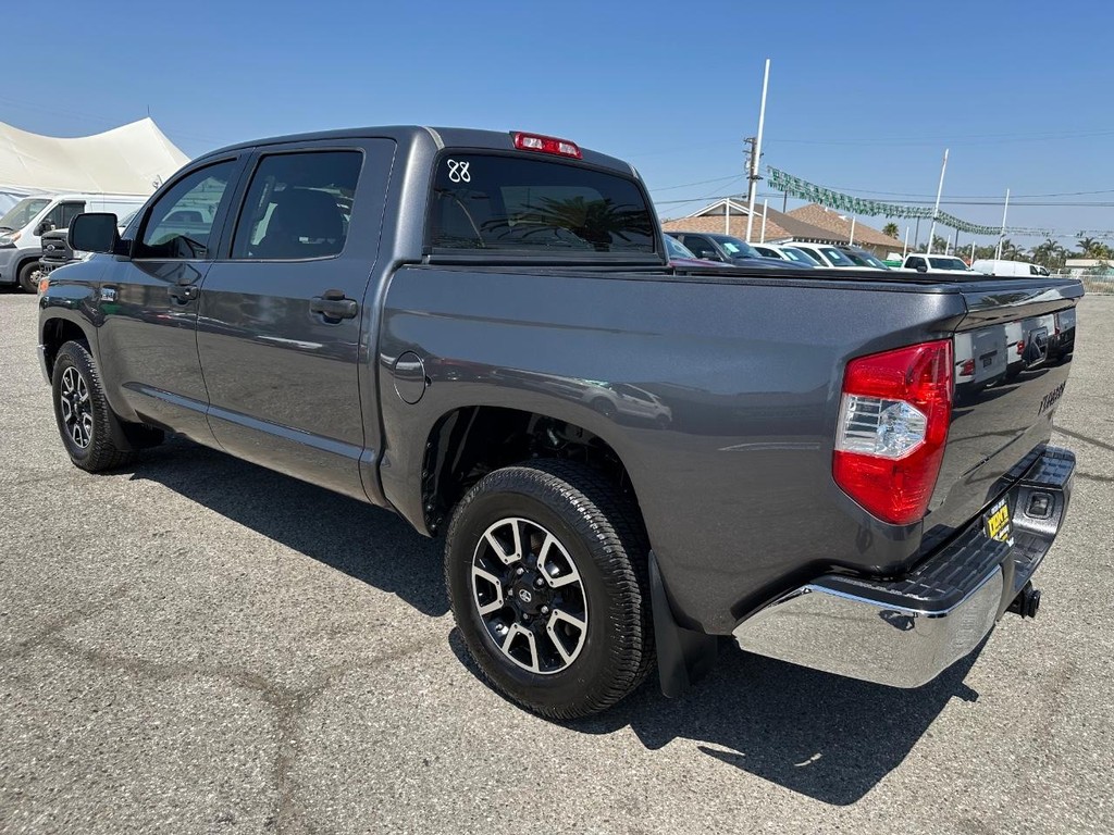 2017 Toyota Tundra SR5 CrewMax photo 12