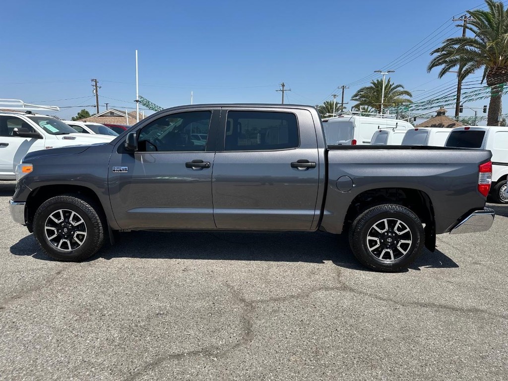 2017 Toyota Tundra SR5 CrewMax photo 13