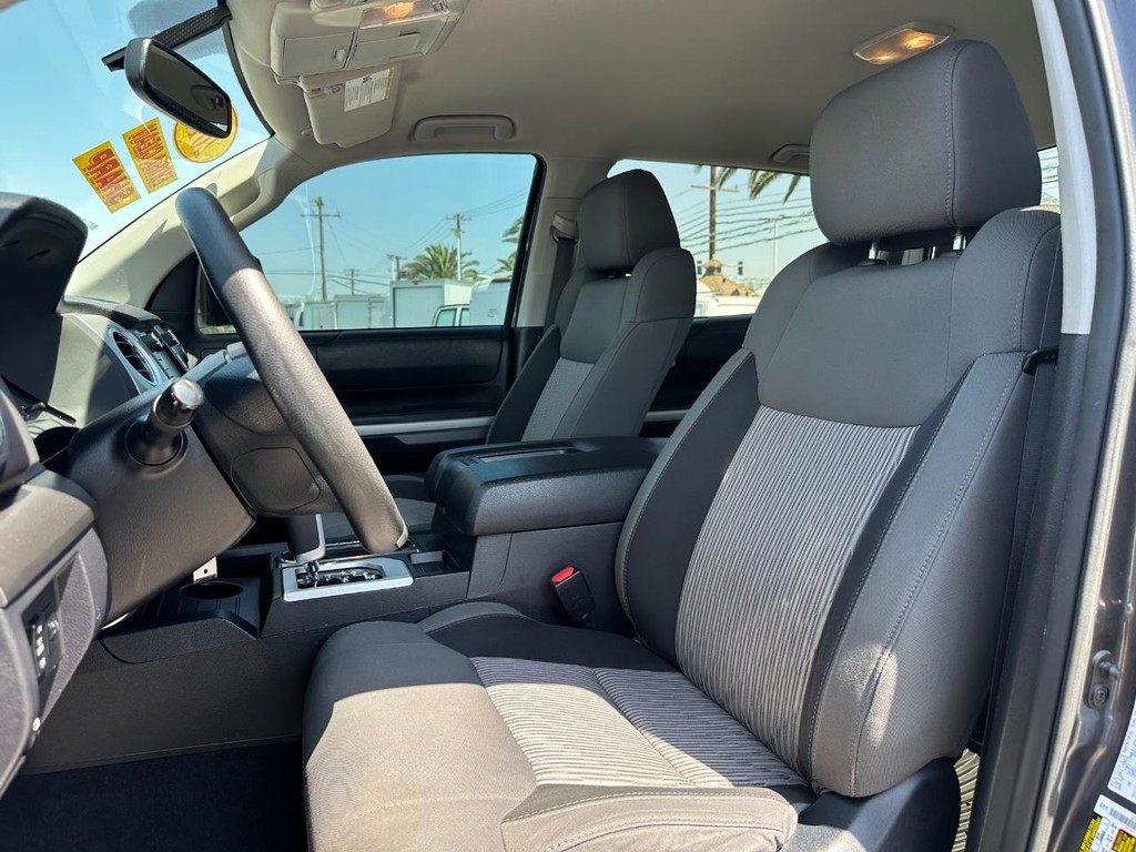 2017 Toyota Tundra SR5 CrewMax photo 19
