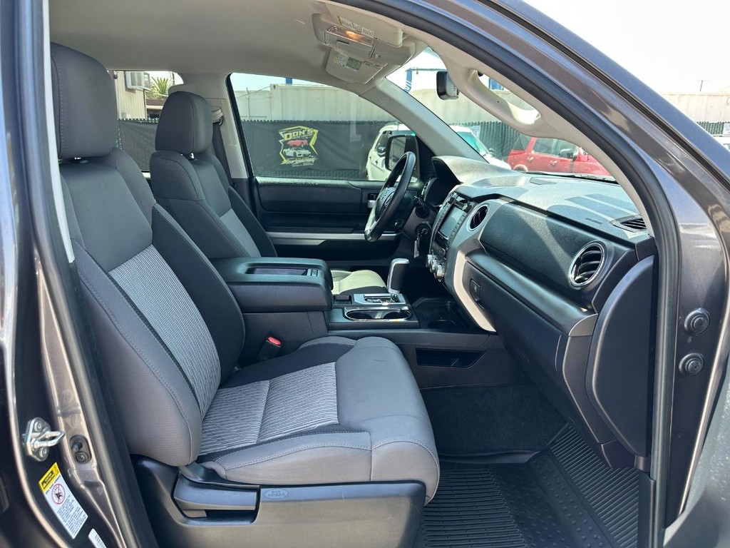 2017 Toyota Tundra SR5 CrewMax photo 22