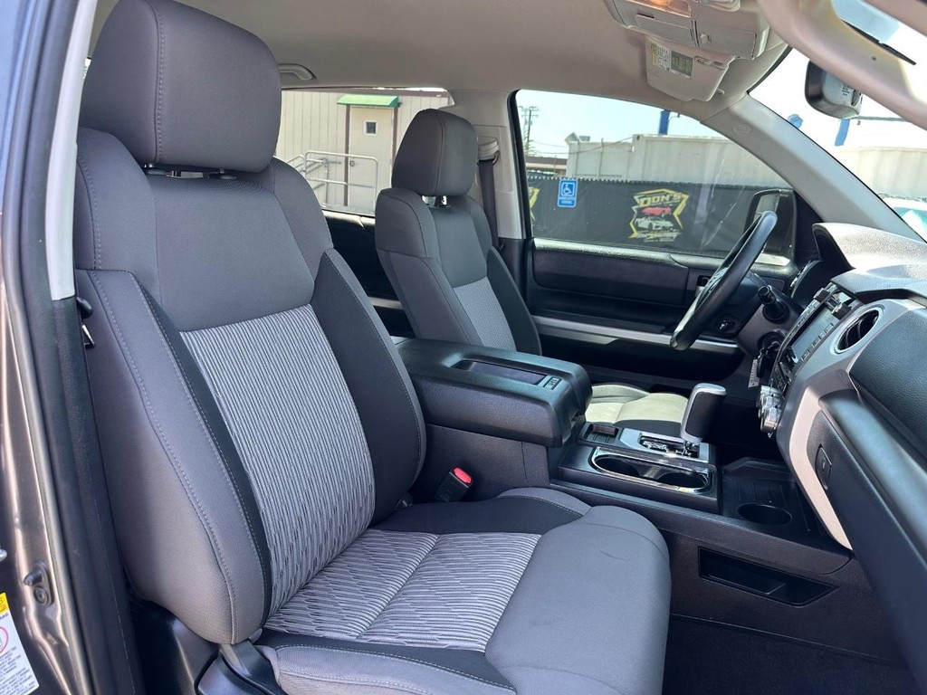 2017 Toyota Tundra SR5 CrewMax photo 23