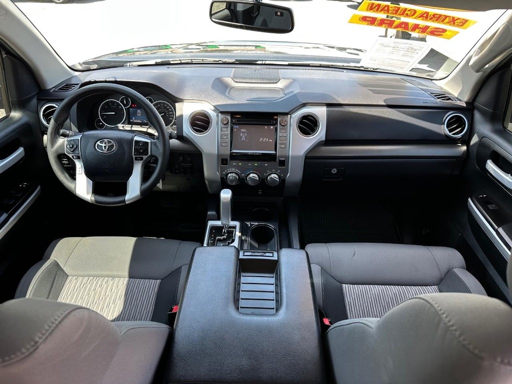2017 Toyota Tundra SR5 CrewMax photo 24