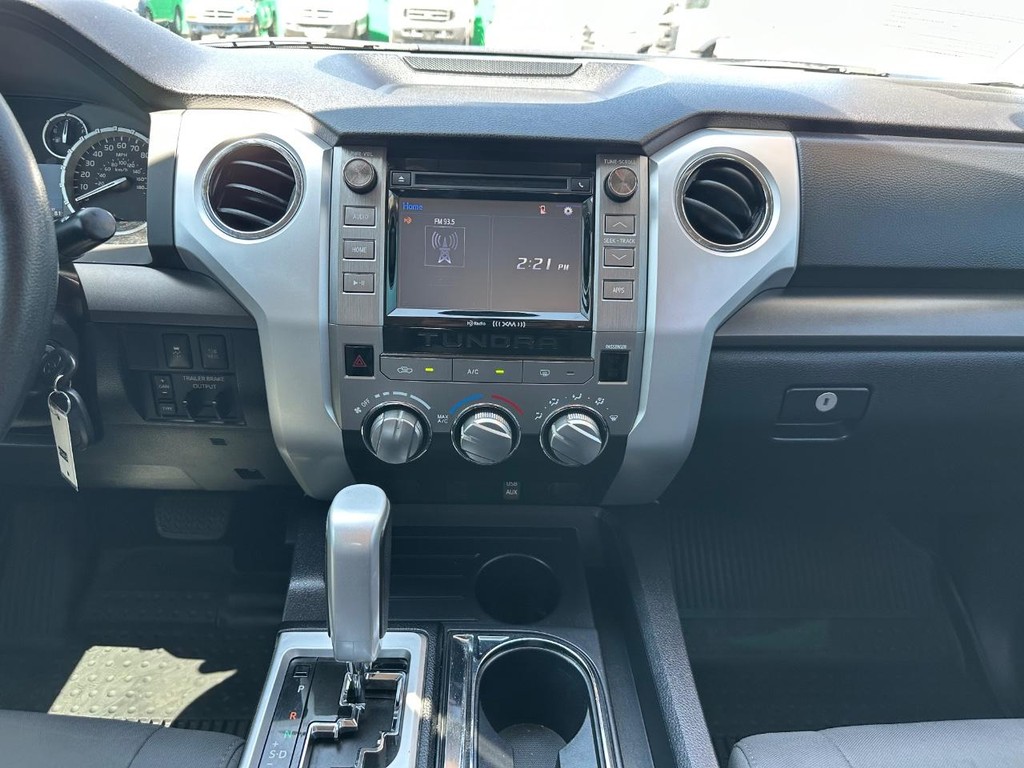 2017 Toyota Tundra SR5 CrewMax photo 26