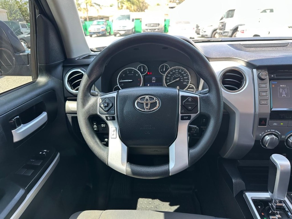 2017 Toyota Tundra SR5 CrewMax photo 28