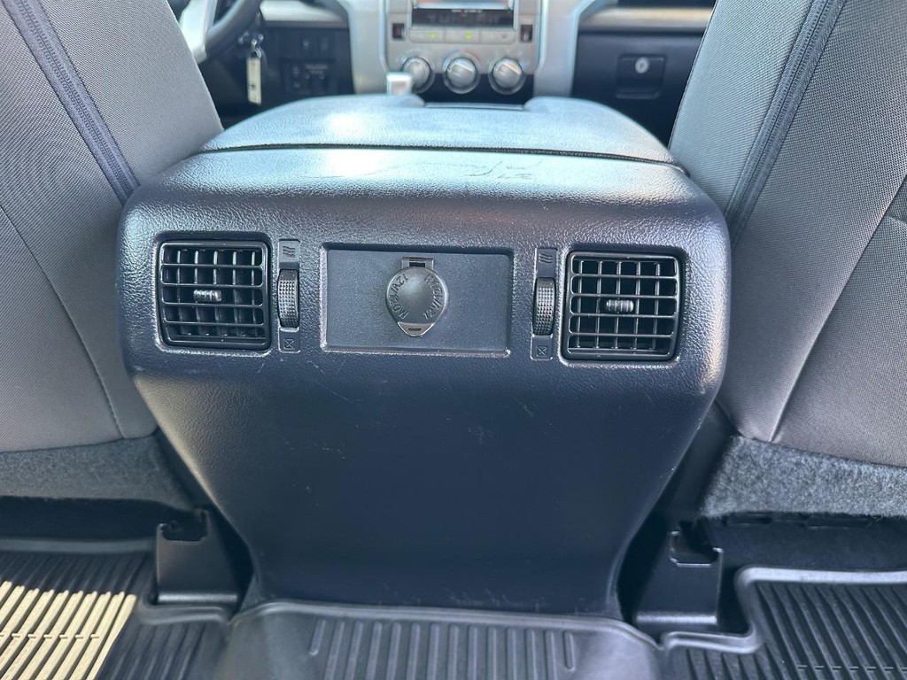 2017 Toyota Tundra SR5 CrewMax photo 29