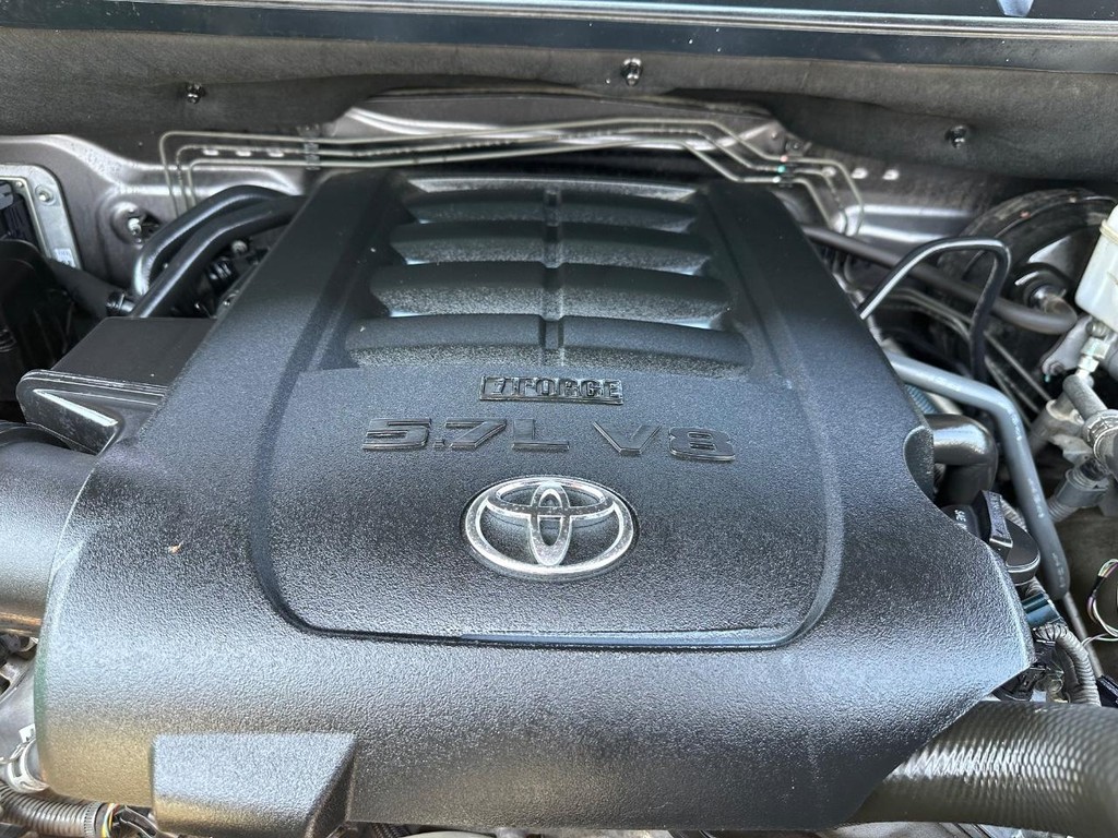 2017 Toyota Tundra SR5 CrewMax photo 7
