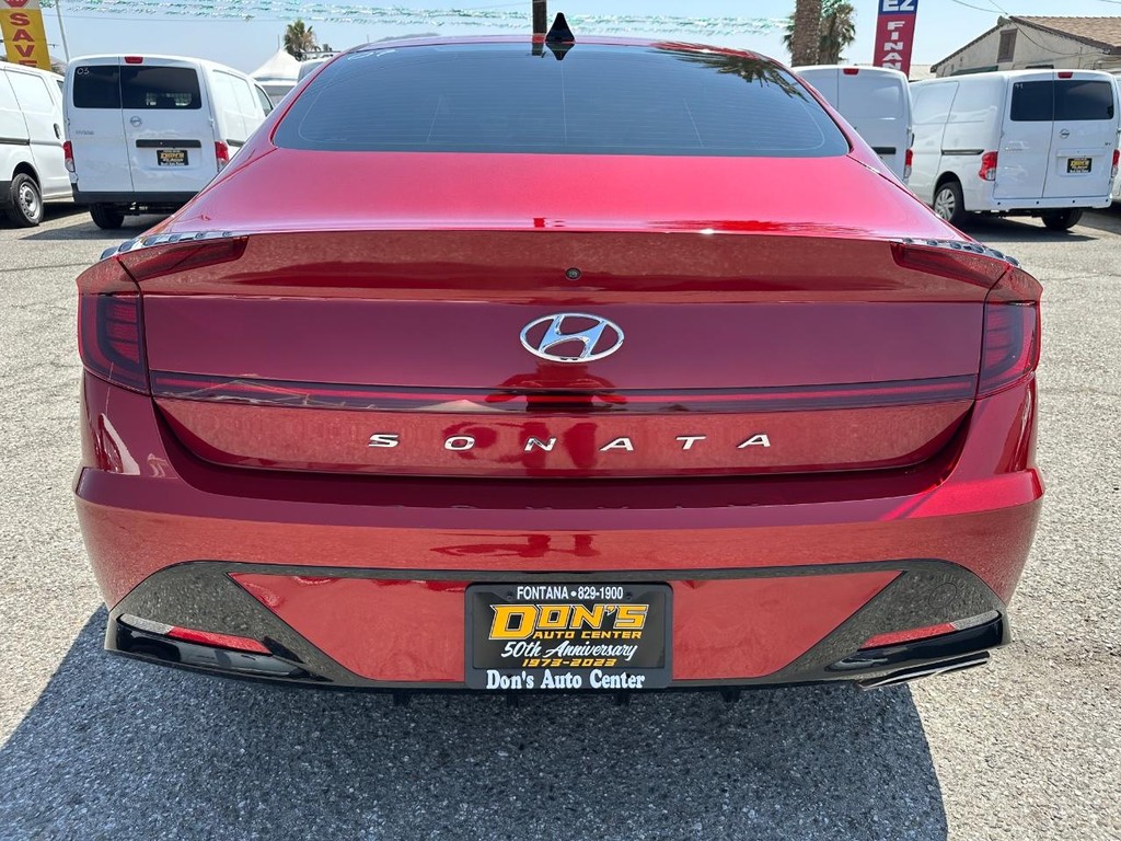 Hyundai Sonata Vehicle Full-screen Gallery Image 08