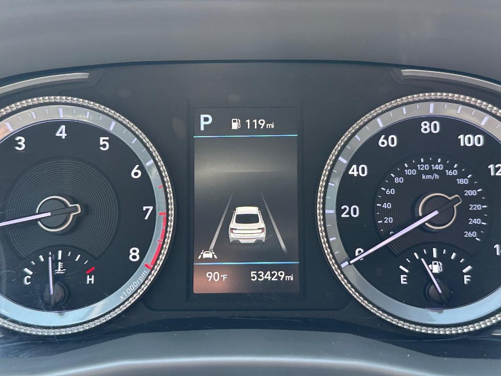 Hyundai Sonata Vehicle Full-screen Gallery Image 41