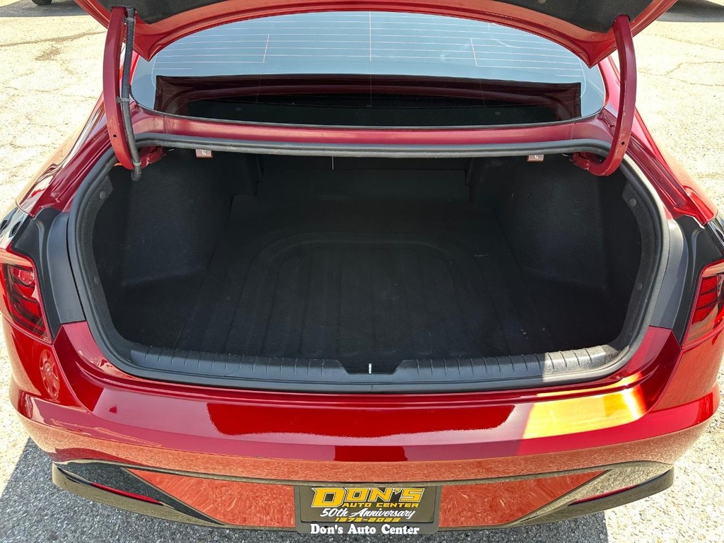 Hyundai Sonata Vehicle Full-screen Gallery Image 42