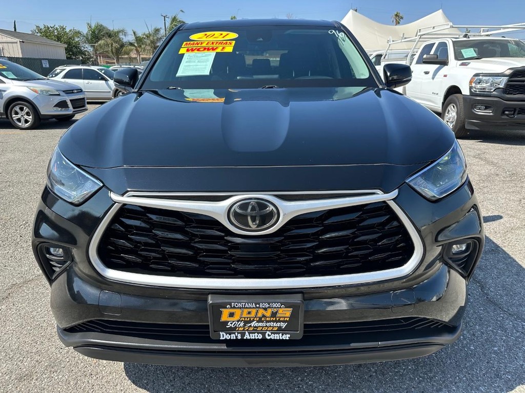 Toyota Highlander Vehicle Full-screen Gallery Image 14