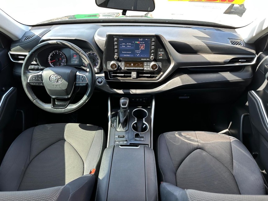 Toyota Highlander Vehicle Full-screen Gallery Image 23