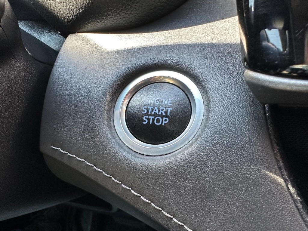 Toyota Highlander Vehicle Full-screen Gallery Image 41