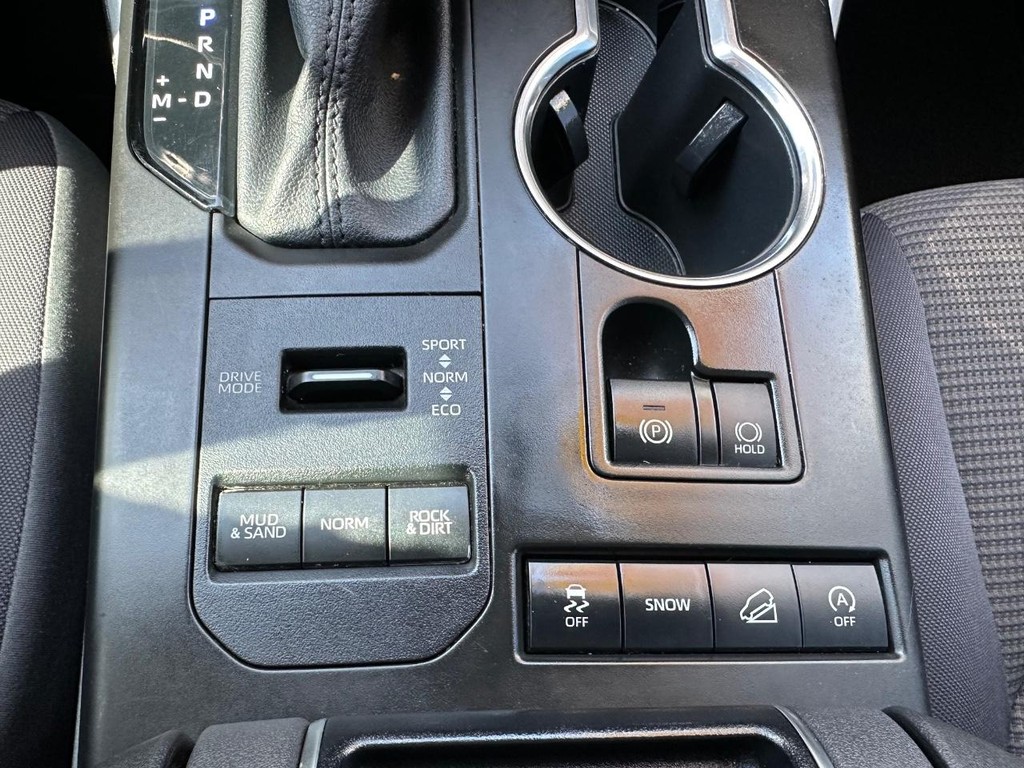 Toyota Highlander Vehicle Full-screen Gallery Image 42