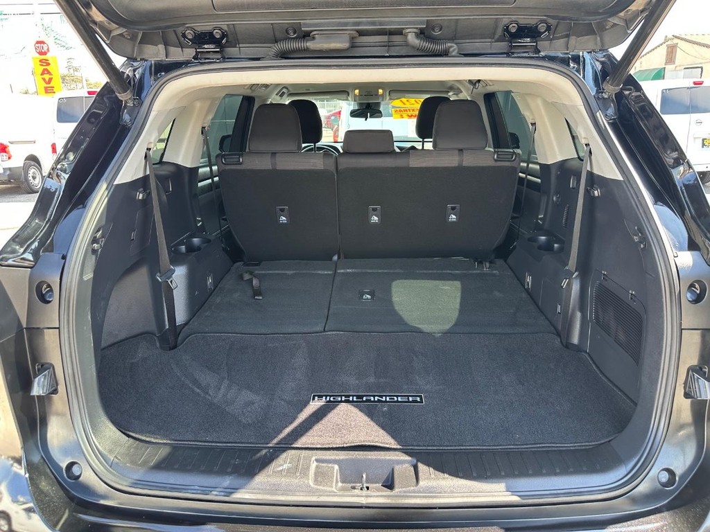 Toyota Highlander Vehicle Full-screen Gallery Image 46