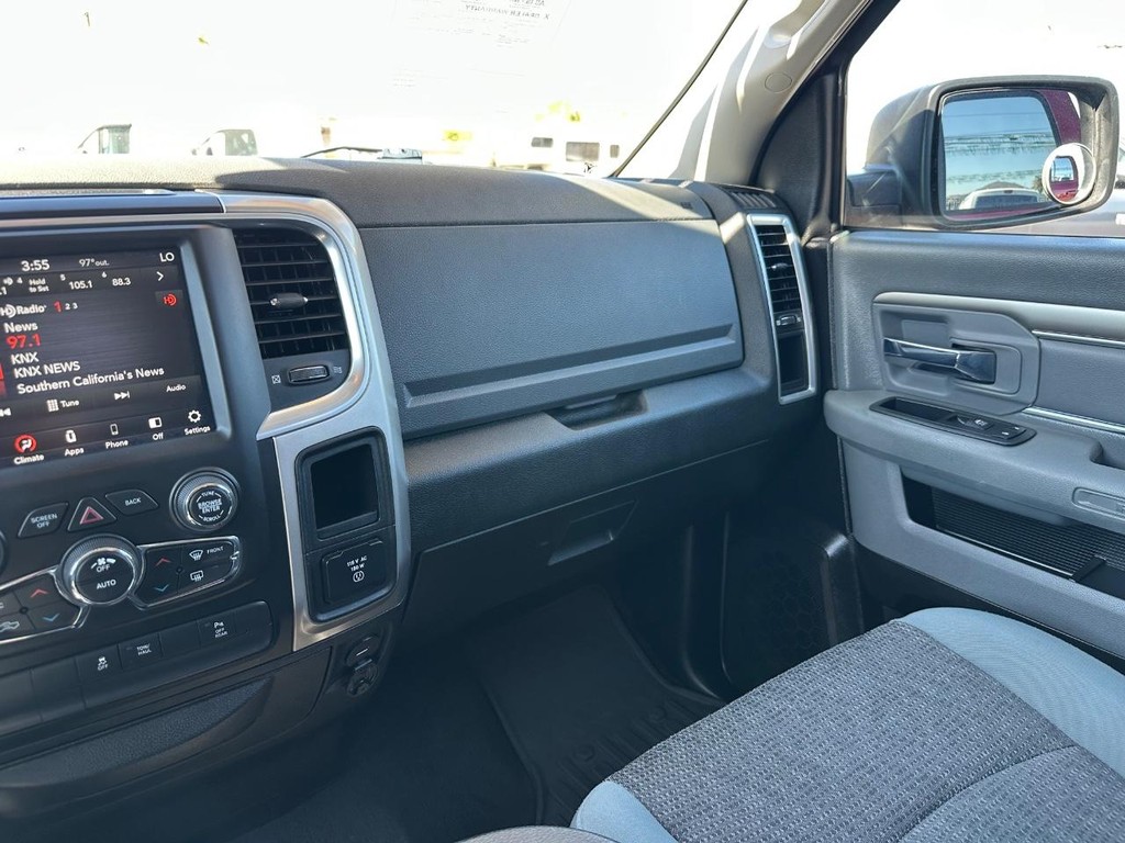 Ram 1500 Vehicle Full-screen Gallery Image 26
