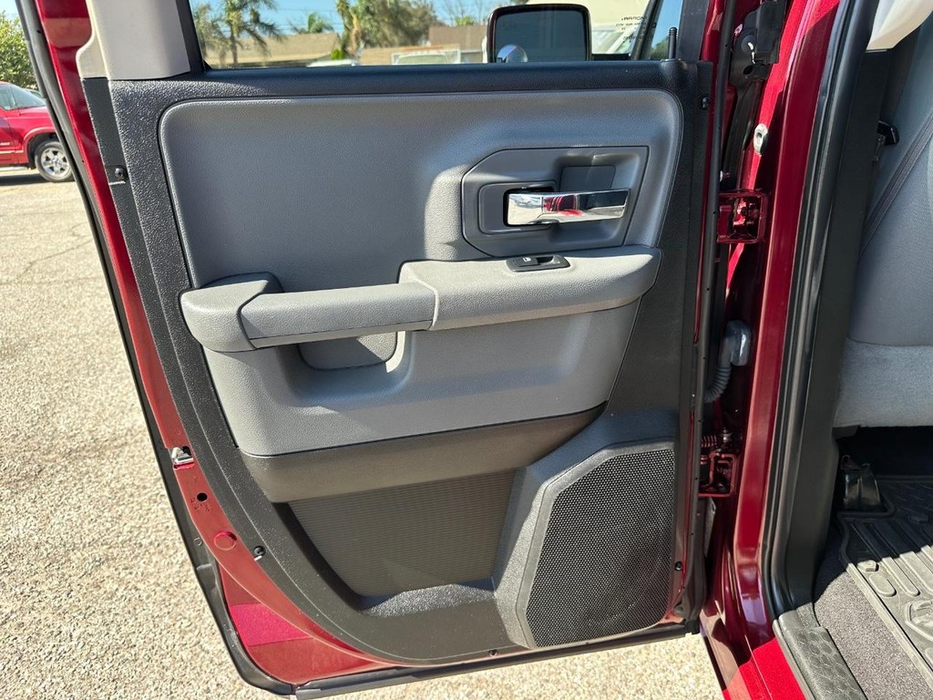 Ram 1500 Vehicle Full-screen Gallery Image 33