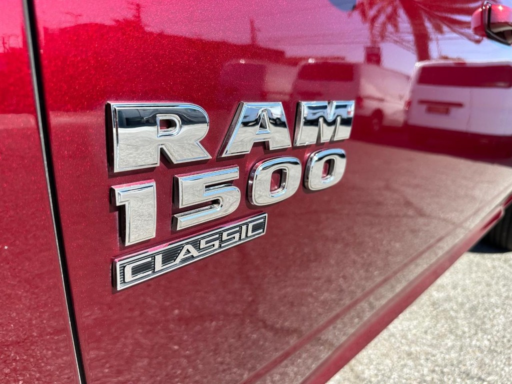 2019 Ram 1500 SLT photo 2
