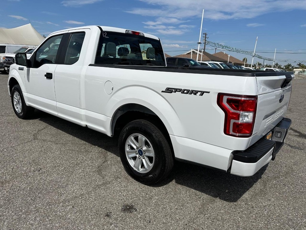 Ford F-150 Vehicle Full-screen Gallery Image 09