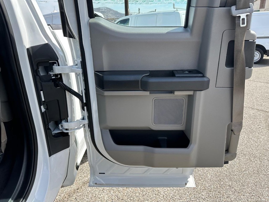 Ford F-150 Vehicle Full-screen Gallery Image 19