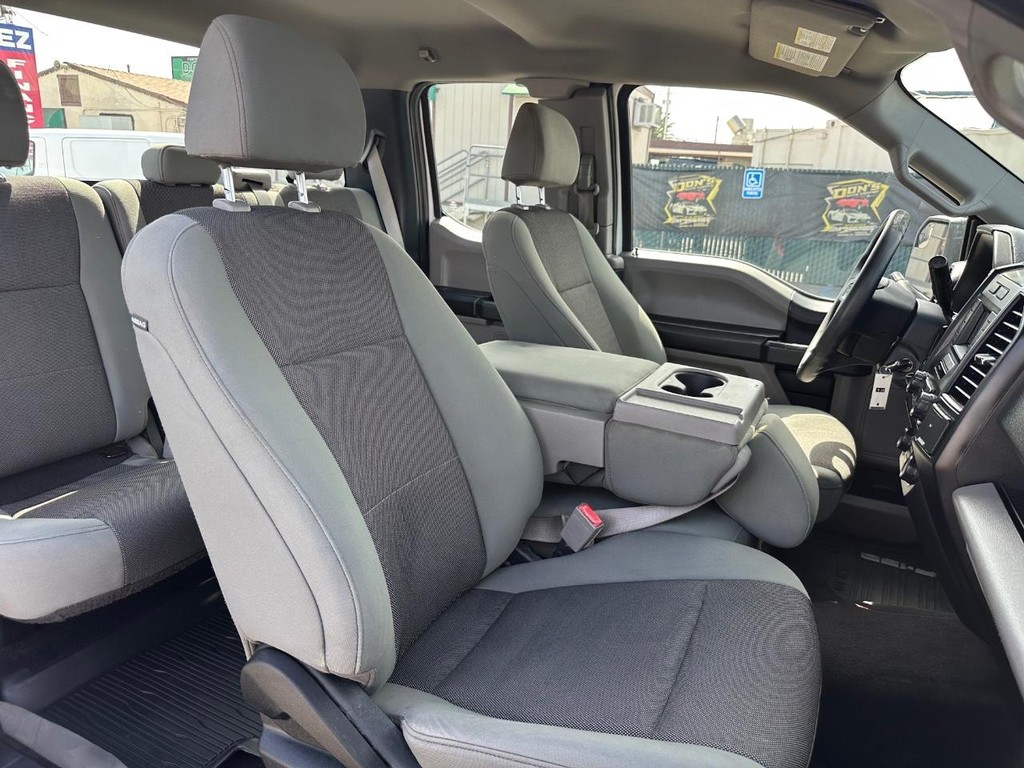 Ford F-150 Vehicle Full-screen Gallery Image 25