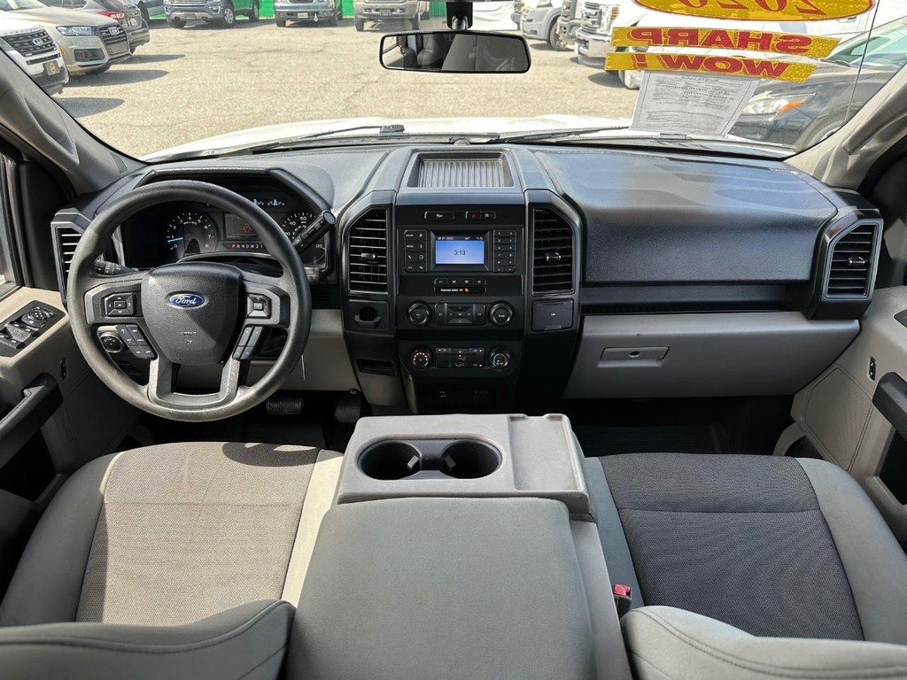 Ford F-150 Vehicle Full-screen Gallery Image 29