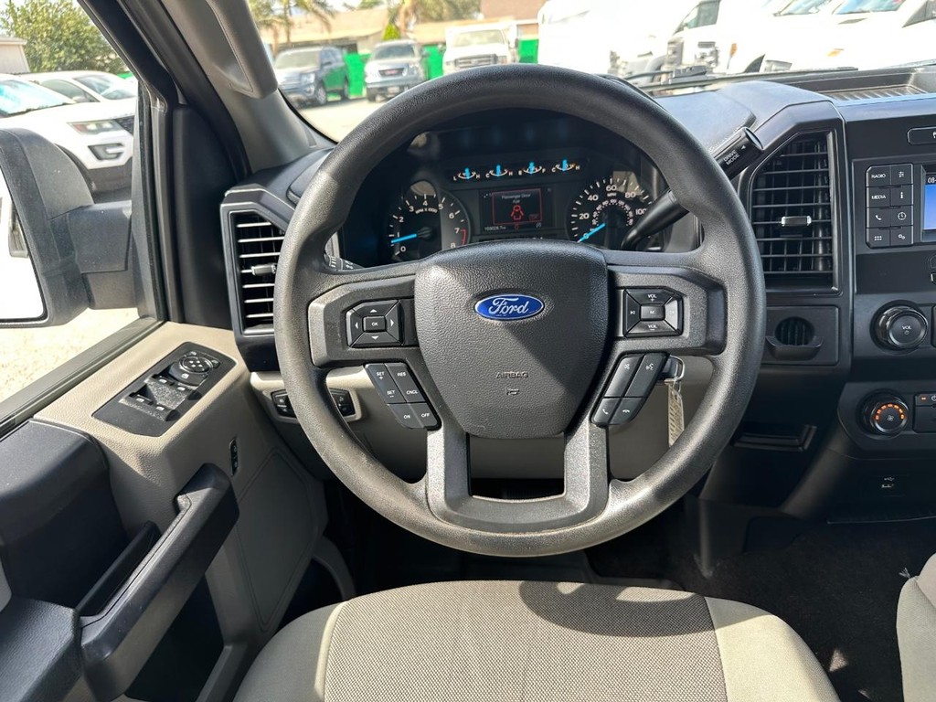 Ford F-150 Vehicle Full-screen Gallery Image 33