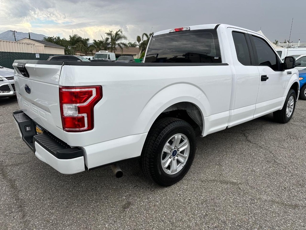 Ford F-150 Vehicle Full-screen Gallery Image 06