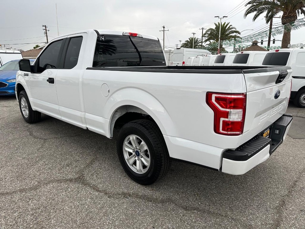 Ford F-150 Vehicle Full-screen Gallery Image 09
