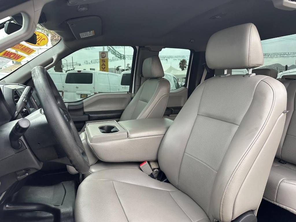 Ford F-150 Vehicle Full-screen Gallery Image 18