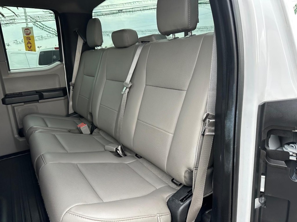 Ford F-150 Vehicle Full-screen Gallery Image 20