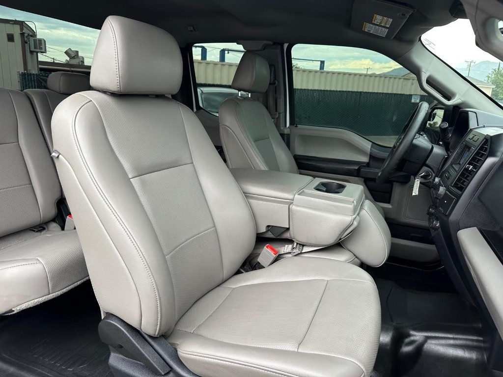 Ford F-150 Vehicle Full-screen Gallery Image 24