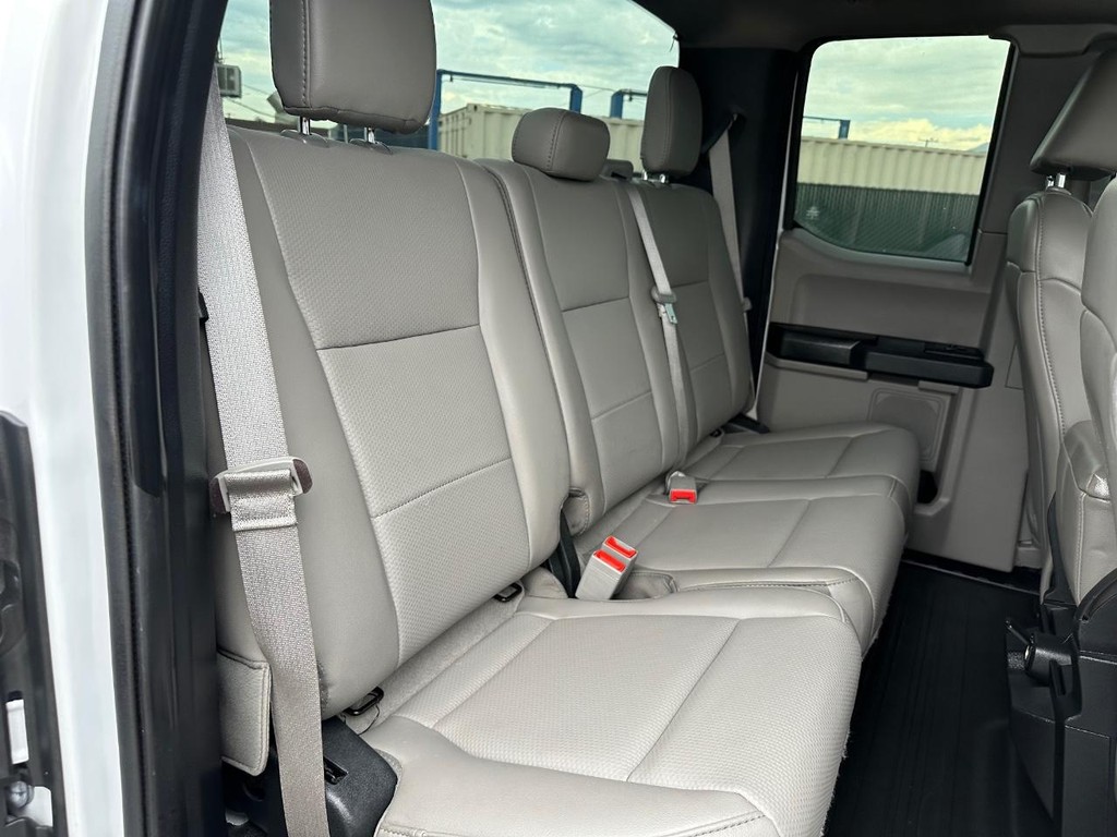 Ford F-150 Vehicle Full-screen Gallery Image 26