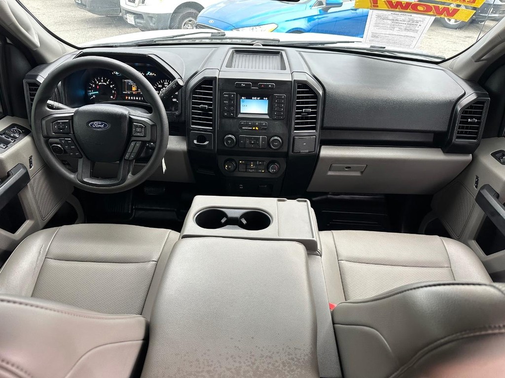 Ford F-150 Vehicle Full-screen Gallery Image 28