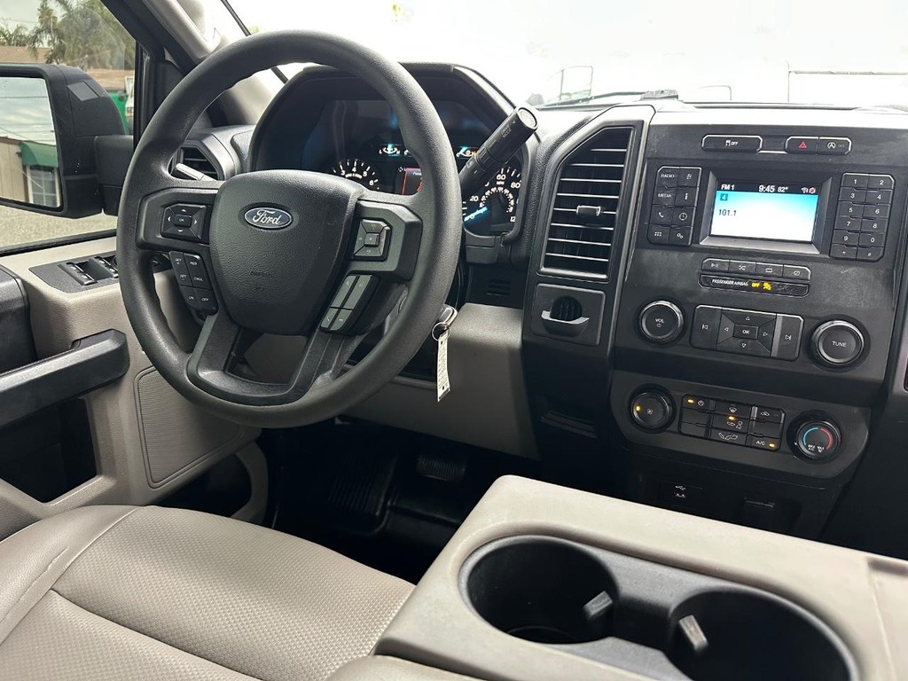 Ford F-150 Vehicle Full-screen Gallery Image 29