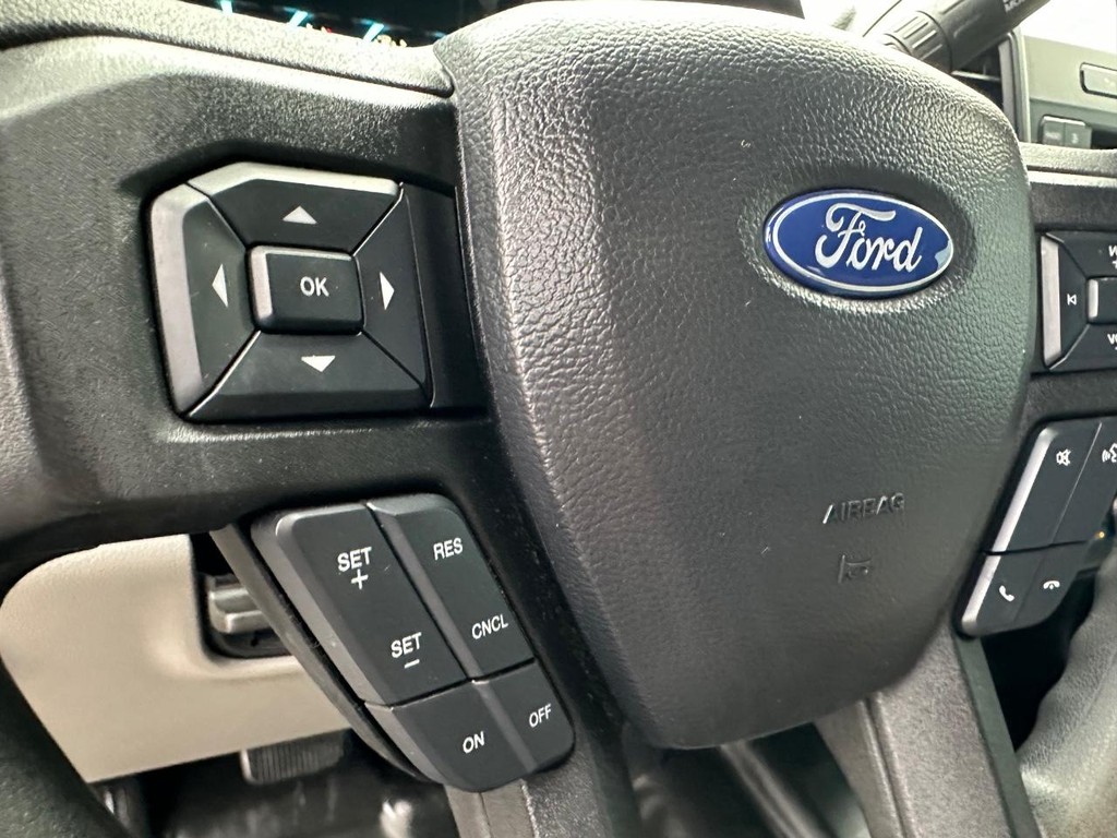 Ford F-150 Vehicle Full-screen Gallery Image 35