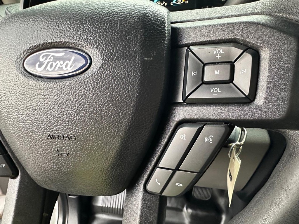 Ford F-150 Vehicle Full-screen Gallery Image 36