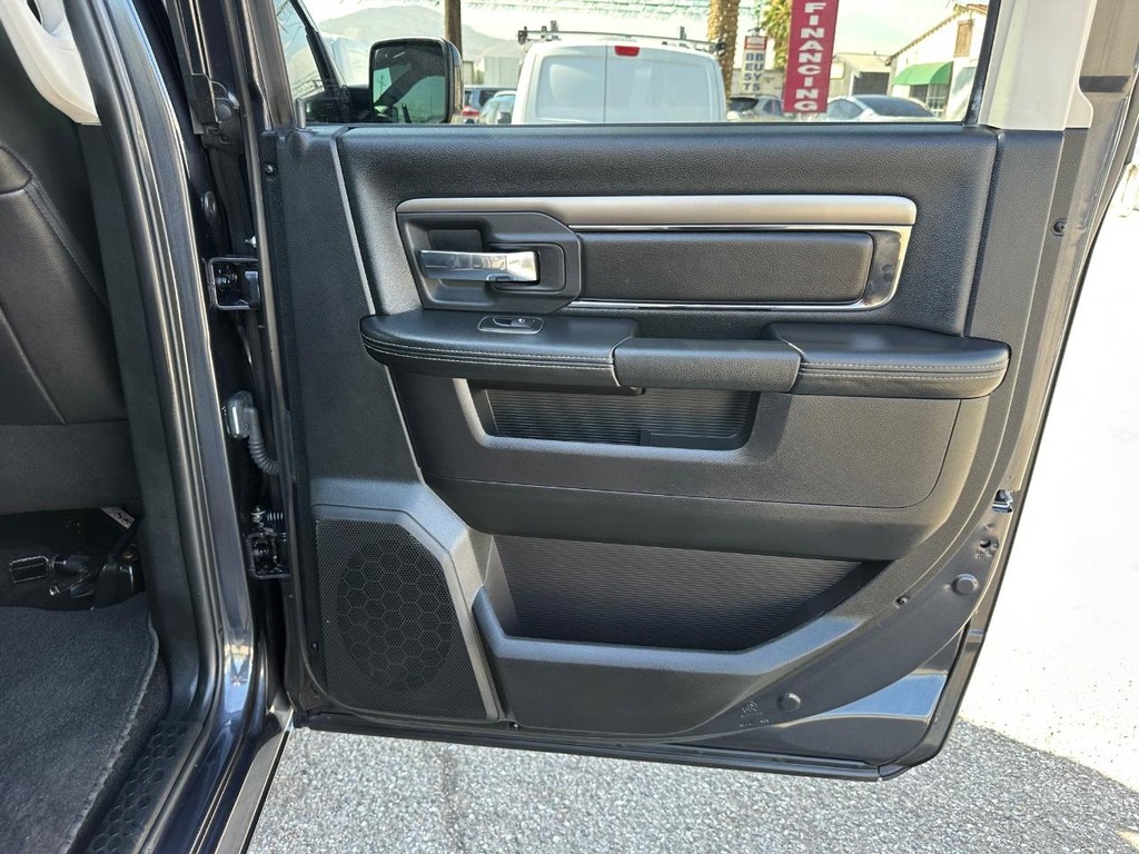 2016 Ram 1500 Sport photo 32