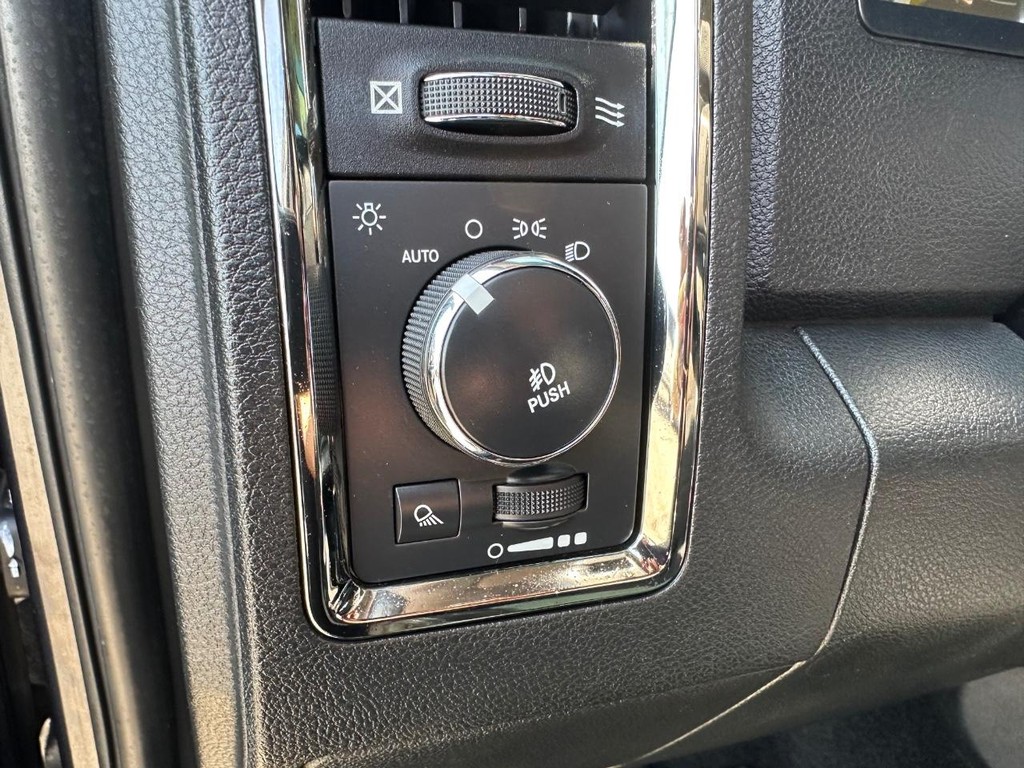 2016 Ram 1500 Sport photo 38